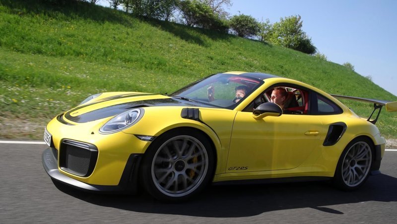 Марию Шарапову прокатили на самом мощном и быстром в Porsche 911