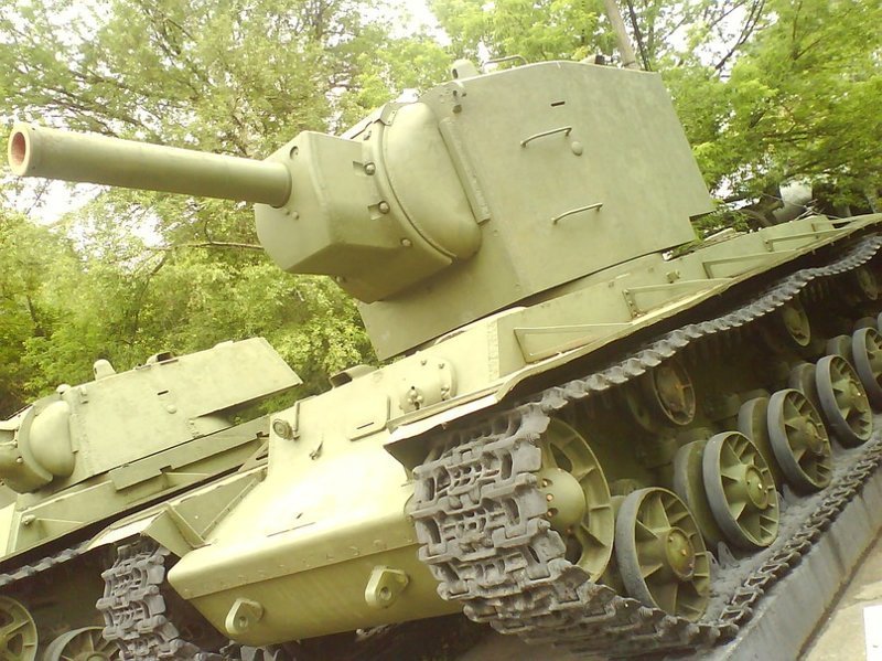 Танк КВ-2