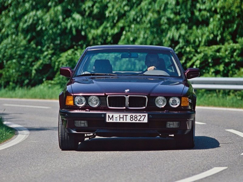 BMW 7 Series V16 1988 – cупер «семерка»