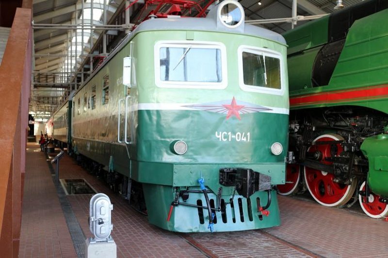 Первый из чехословацких локомотивов в СССР — ЧС1, выпускавшийся Шкодой по швейцарской лицензии. 