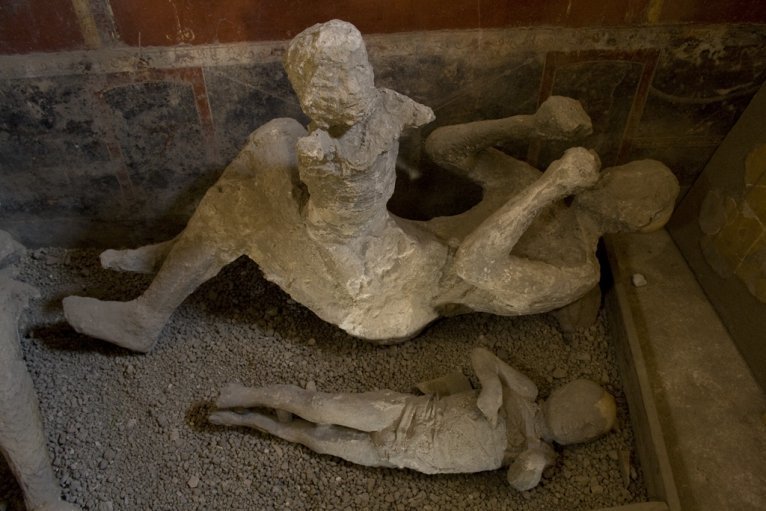 03-pompeii-dead.jpg