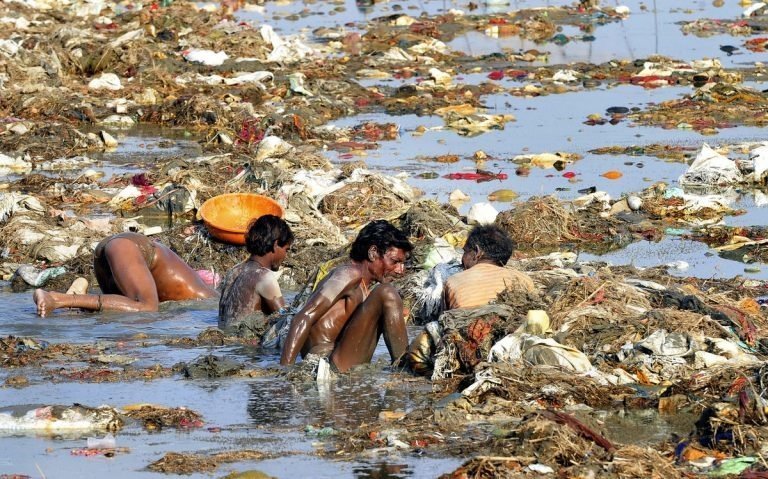 Ганг - одна из самых грязных рек мира