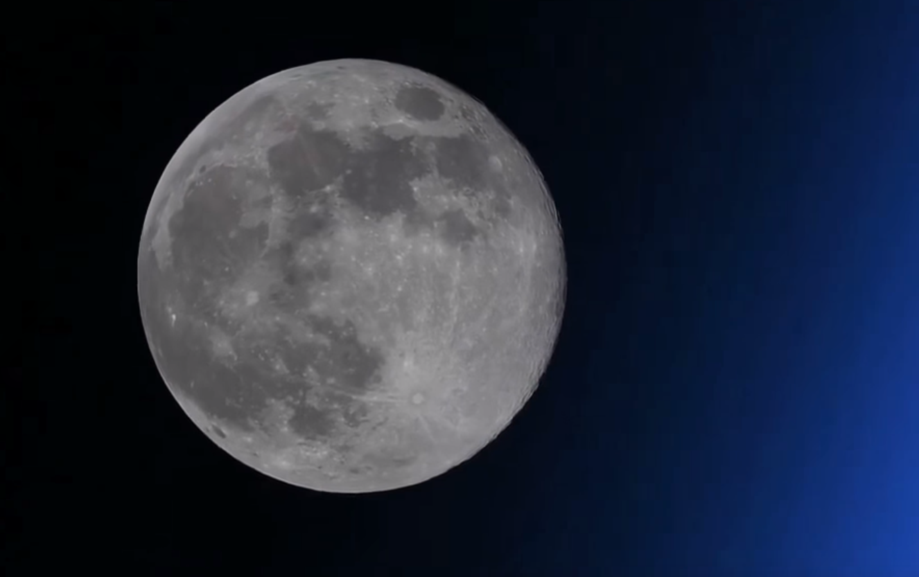 20 года будет луна. Луна плоская. Луна заходит за Горизонт. Иллюзия Луны. Луна 2014.