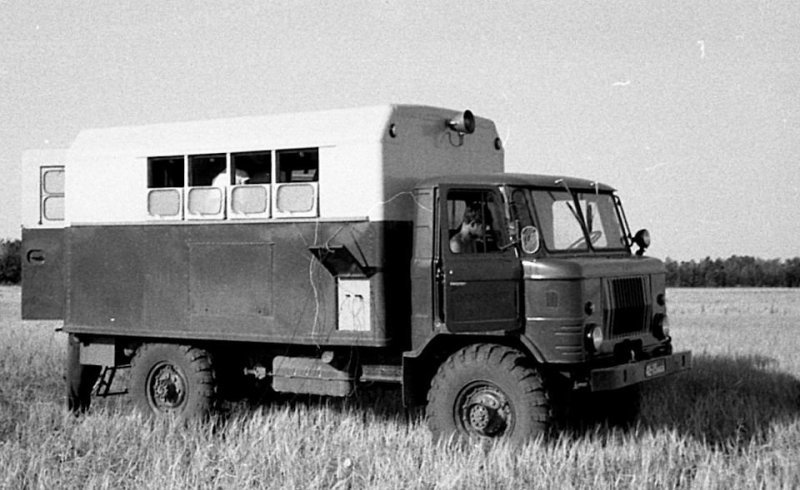 1. Саратовское Заволжье, 1969 год. Сейсмостанция на шасси ГАЗ-66.