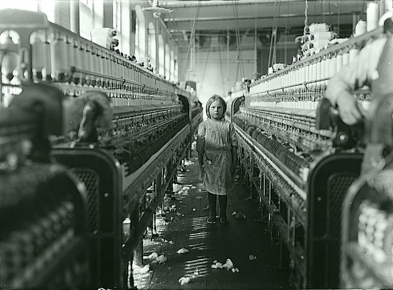 Lewis Wickes Hine - Текстильная фабрика в Ланкастере, штат Пенсильвания, 1 декабря 1908 года