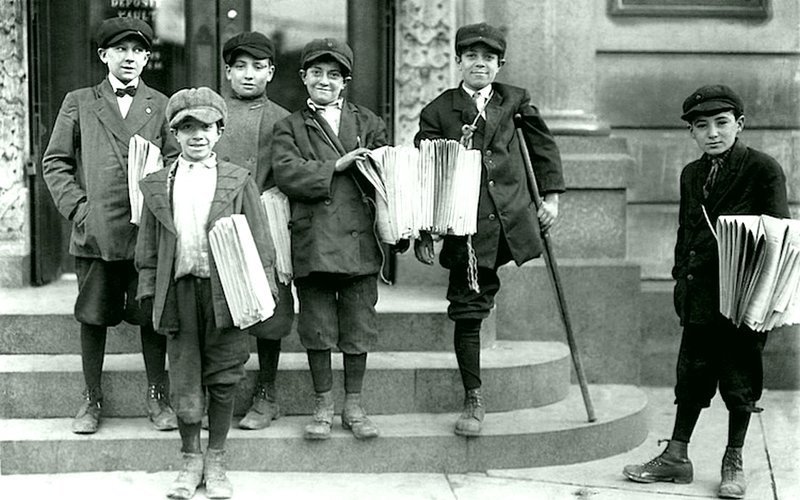 Льюис Уикес Хейн - Маленькие разносчики газет в Джерси-Сити, ноябрь 1912 года