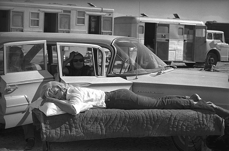 Ева Арнольд - Мэрилин Монро на съемочной площадке фильма The Misfits, 1960