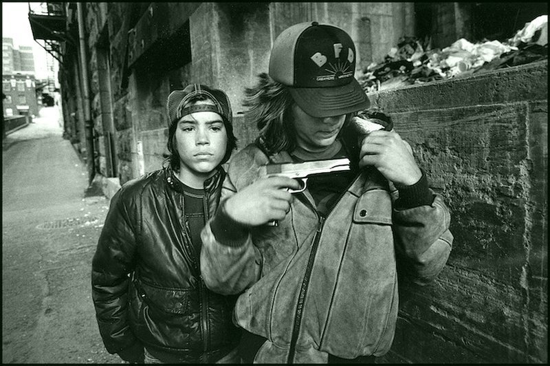 Мэри Эллен Марк - Крыса и Майк с пистолетом, Сиэтл, Вашингтон 1983