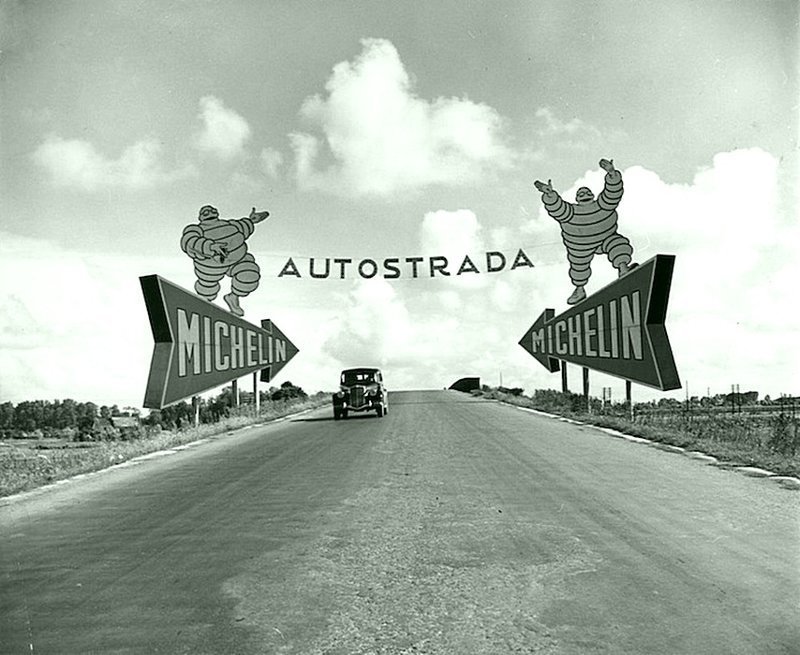 Альфред Эйзенштедт - Мишлен Ман, Автострада Турин - Милан, Италия 1947