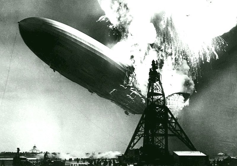 Сэм Шир - Цеппелин Гинденбург падает на землю в Лейкхерст, штат Нью - Джерси, 6 мая 1937