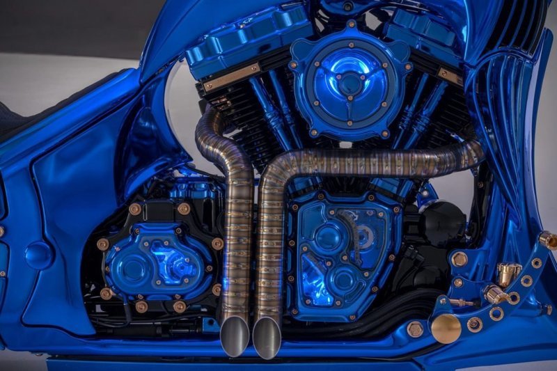 Harley-Davidson Blue Edition - очень дорогой мотоцикл, украшенный бриллиантами