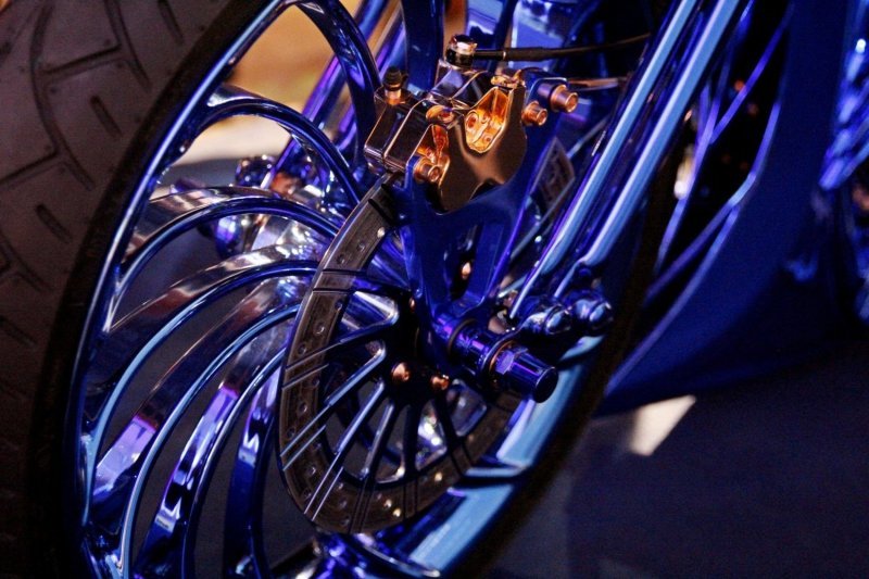 Harley-Davidson Blue Edition - очень дорогой мотоцикл, украшенный бриллиантами