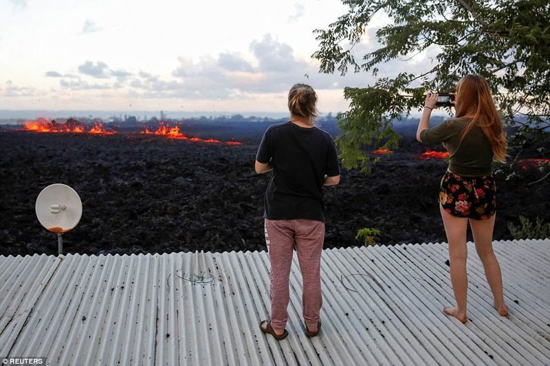 Из-за извержения вулкана на Гавайях объявлен красный уровень тревоги