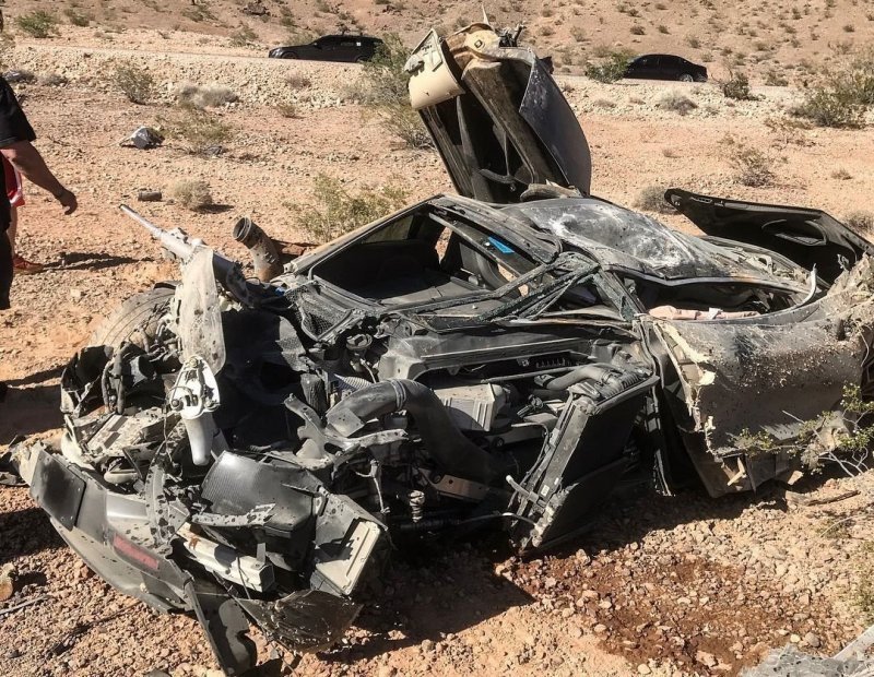Суперкар McLaren 720S разбили посреди пустыни в Вегасе