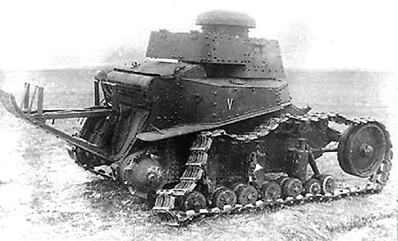 Первый советский серийный танк Т-18