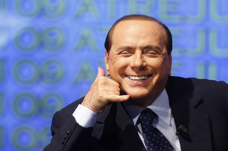 Благодарная секретарша завещала Берлускони 3 миллиона евро