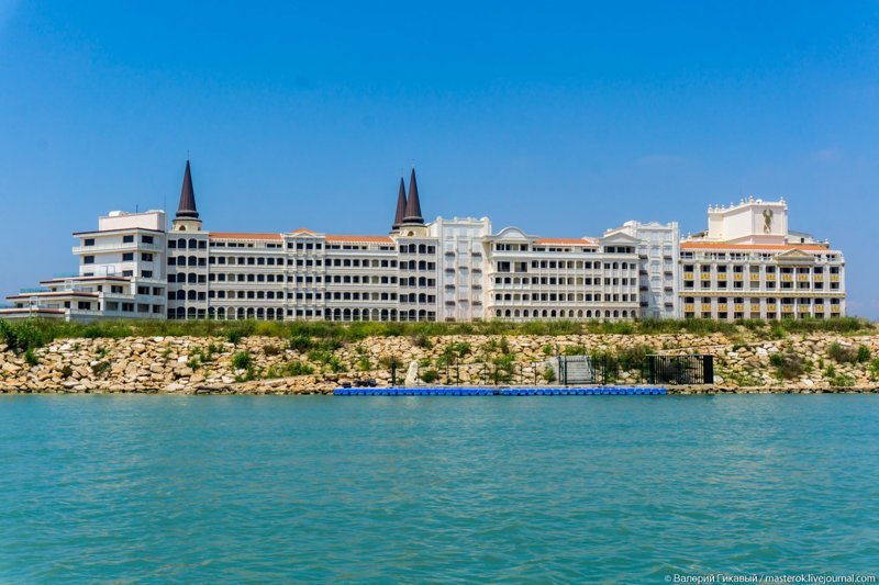 "Mardan Palace": Самый дорогой отель в мире заброшен