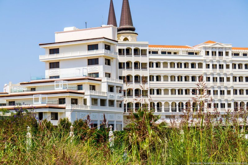 "Mardan Palace": Самый дорогой отель в мире заброшен