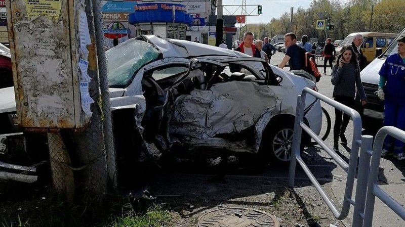 Авария дня. Молодой пьяный водитель на BMW устроил смертельное ДТП в Челябинске