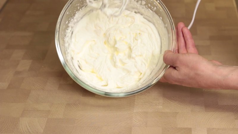 Стабилизатор сливок. Как загустить сливки. Как стабилизировать сливки для крема. Торт фото пошагово сметана с загустителем.