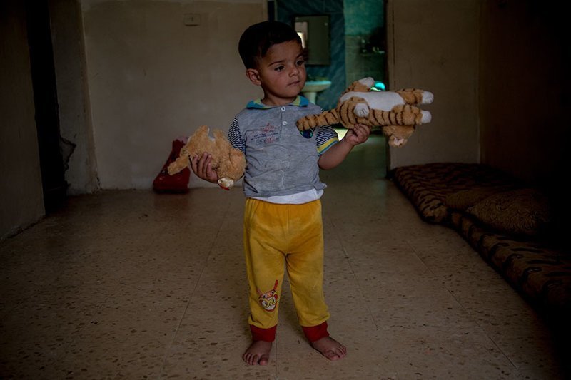 В иорданском доме, где в месяц на семью уходит $249, любимыми игрушками являются мягкие игрушки