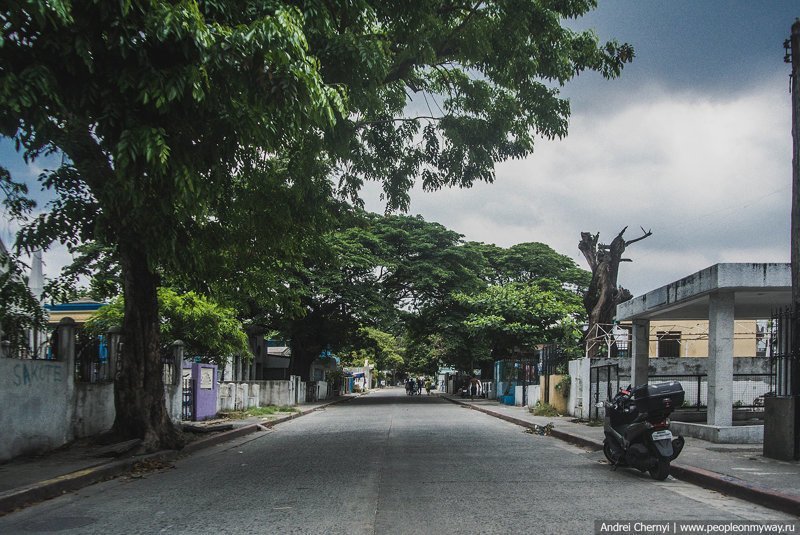 Жизнь среди мертвых: как живут люди на кладбище на Филиппинах