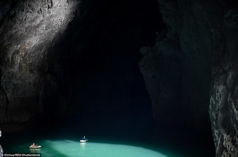 Мяо - самая большая пещера в мире по объему, а также вторая по площади (154 500 кв.м.)