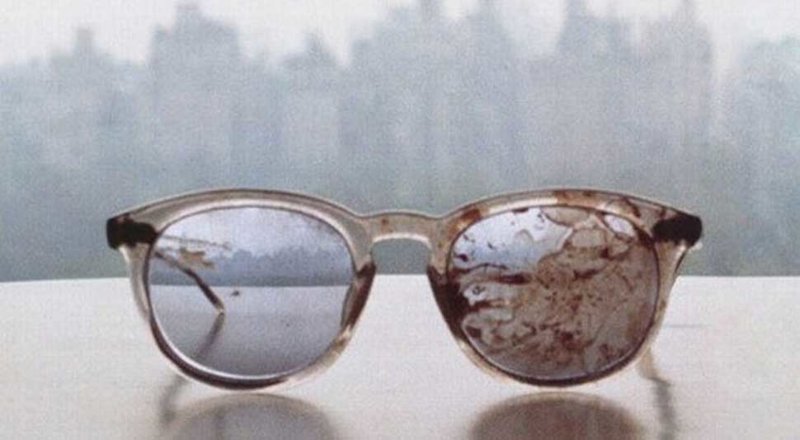 Очки Джона Леннона после его убийства
