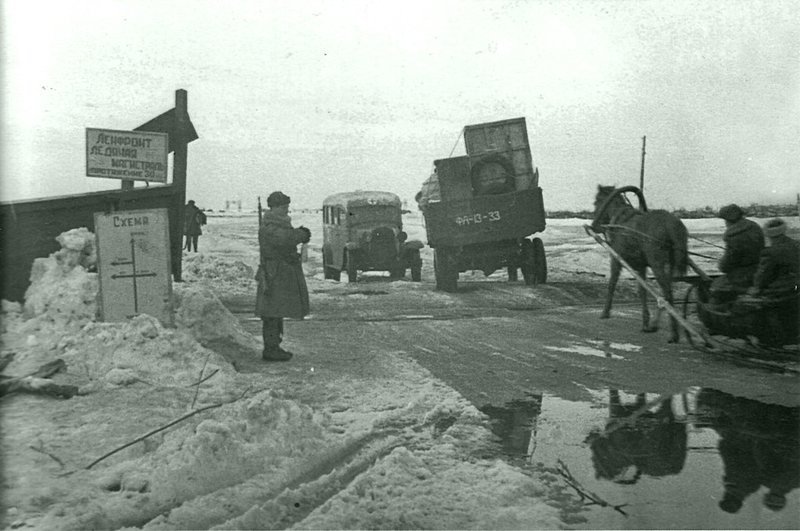 Движение транспорта по «Дороге жизни» в марте 1943 года.