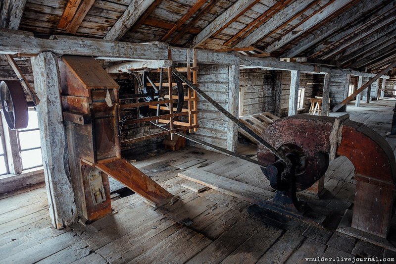 Старая Баркова мельница уже не крутится и не вертится