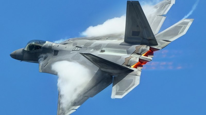 Пентагон заявил, что Минобороны РФ взломал системы истребителей F-22