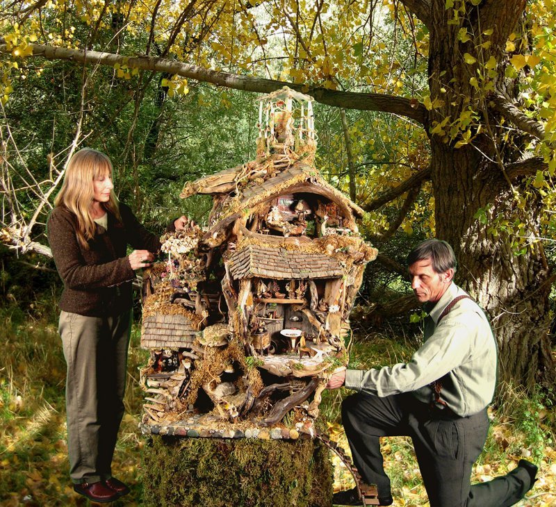 Сказочные лесные домики от Mike and Debbie Schramer