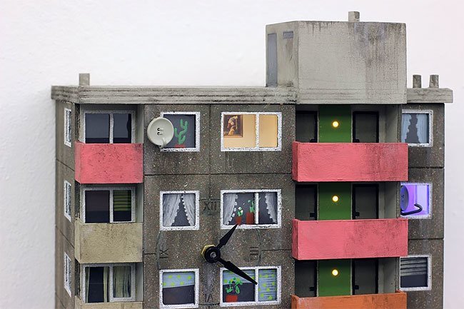 Немецкий художник создает "дома с кукушкой"