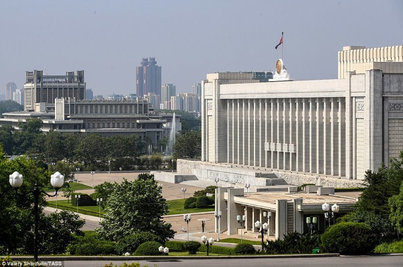 Дворец съездов "Мансудэ", место заседания северокорейского парламента
