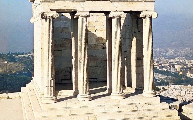 Храм в честь Ники Аптерос в Греции