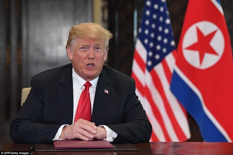 Трамп высоко оценил северокорейского лидера как талантливого переговорщика и сказал, что планирует пригласить его в Белый дом