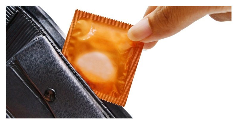 Проштрафились: на презервативы Durex завели дело из-за неграмотной рекламы