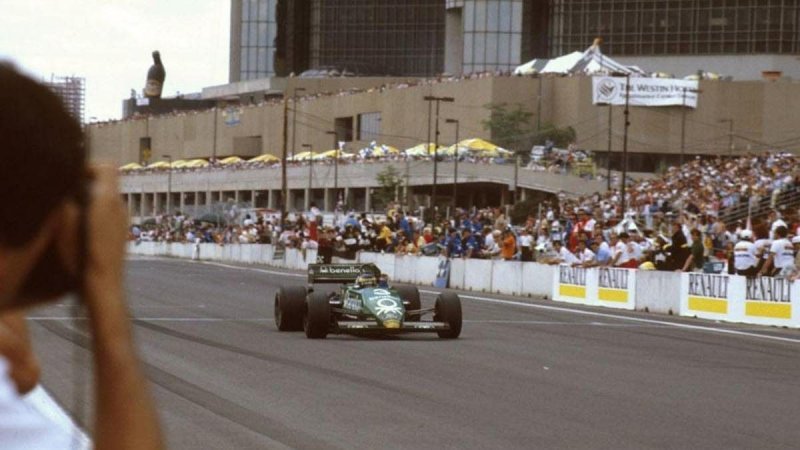 Микеле Альборето на Tyrrell 012 с двигателем DFY на домашнем для Ford Гран При Детройта ’83 приносит последнюю победу легендарному мотору в Формуле-1.