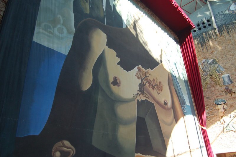 Театр-музей Сальвадора Дали в Фигерасе