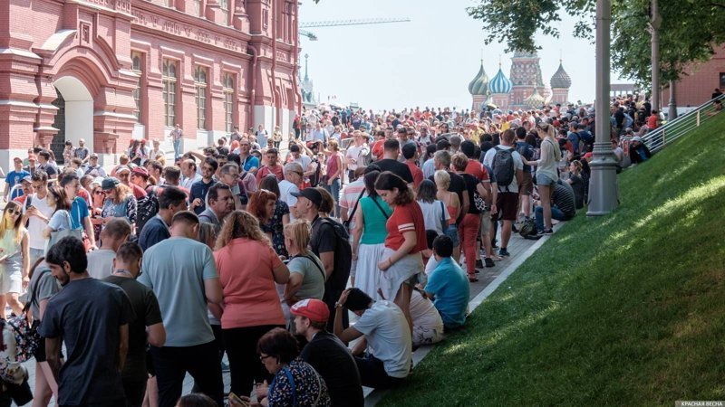 Болельщики пришли к Ильичу: «Ленин — суперчеловек»