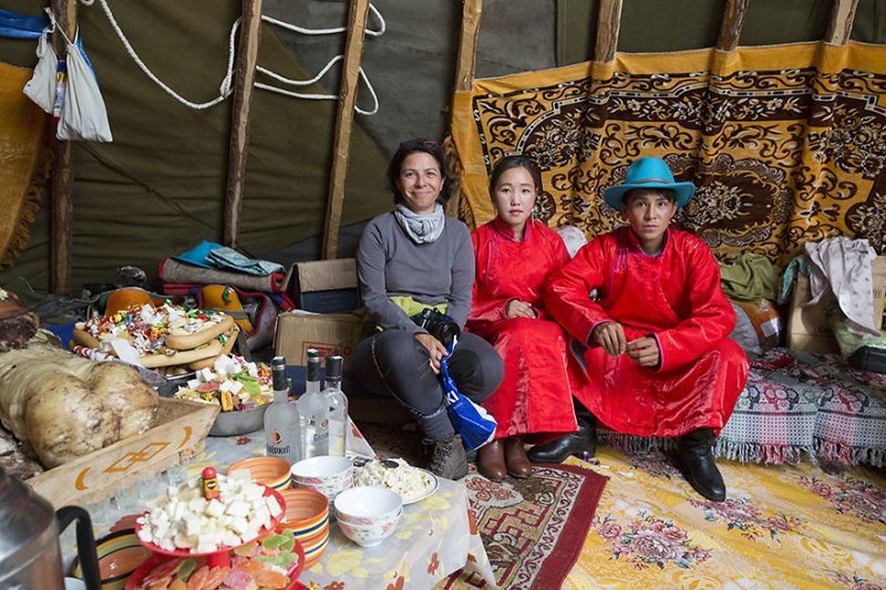 Вот как выглядит традиционная свадьба в монгольский степи!
