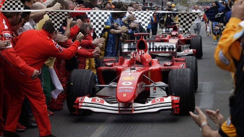 Гран При Австралии ’04. Михаэль Шумахер и Рубенс Баррикелло завоевывают победный дубль в первой гонке для Ferrari F2004.