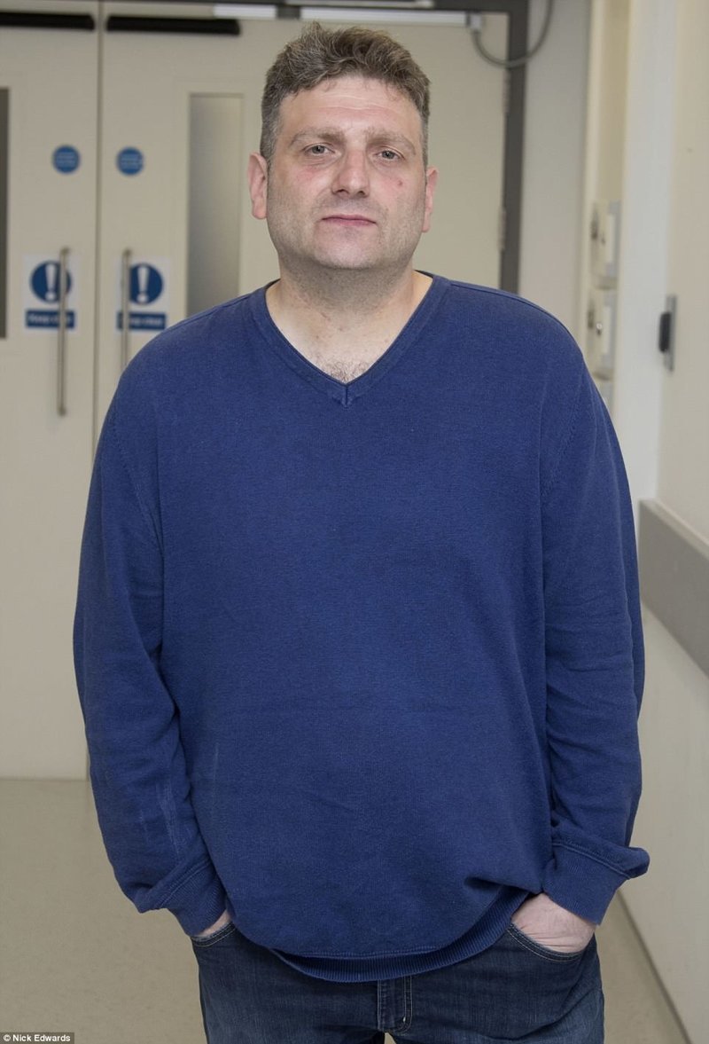 44-летний британец Эндрю Уордл, родившийся без пениса, успешно перенес финальную стадию операции по внедрению импланта стоимостью 50 000 фунтов стерлингов.
