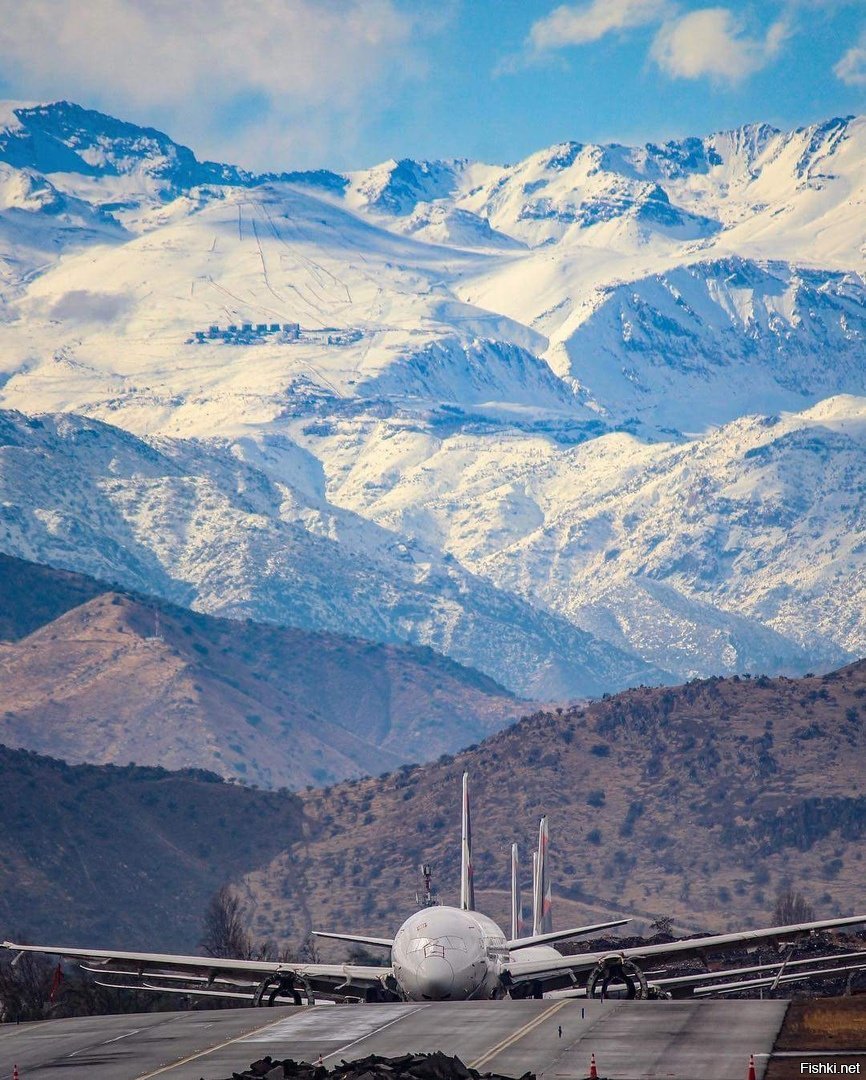 Взлётная полоса аэропорта Артура Мерино, Сантьяго, Чили