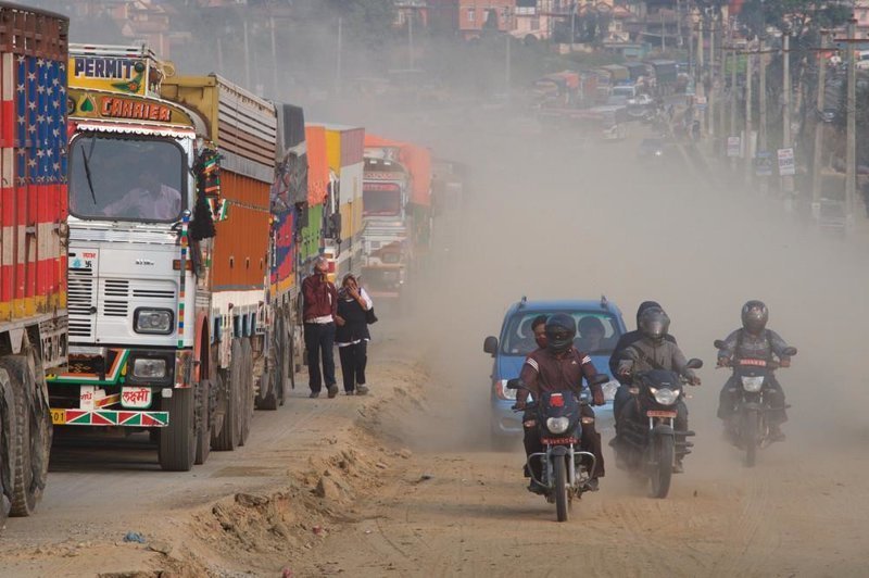Пригородные дороги Катманду - настоящий ад