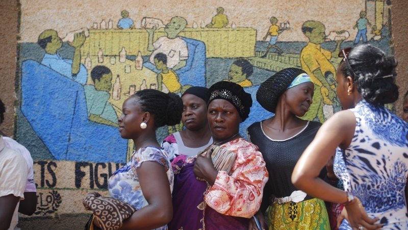 Женщины Уганды пытаются ввести «налог на секс» для ленивых мужей