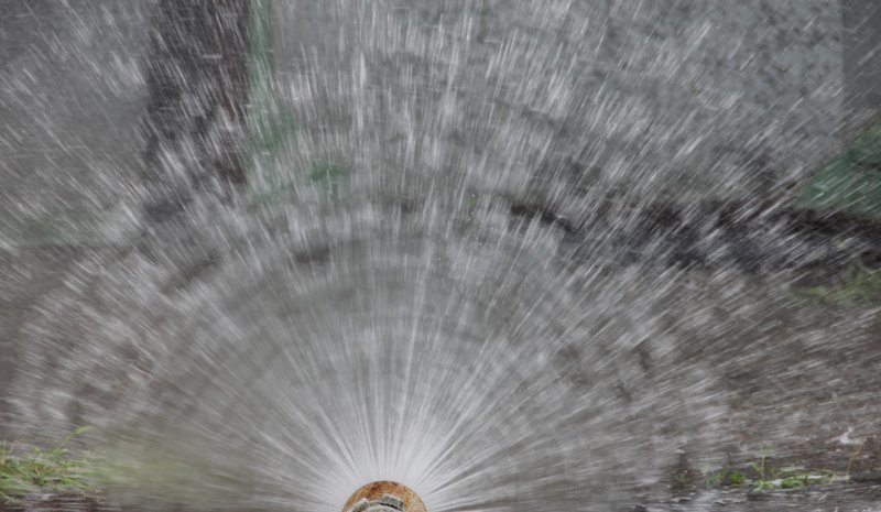Самарские коммунальщики призвали принимать душ вдвоем