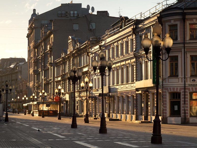 Старый Арбат в Москве. Правда похоже на заграничную улочку?