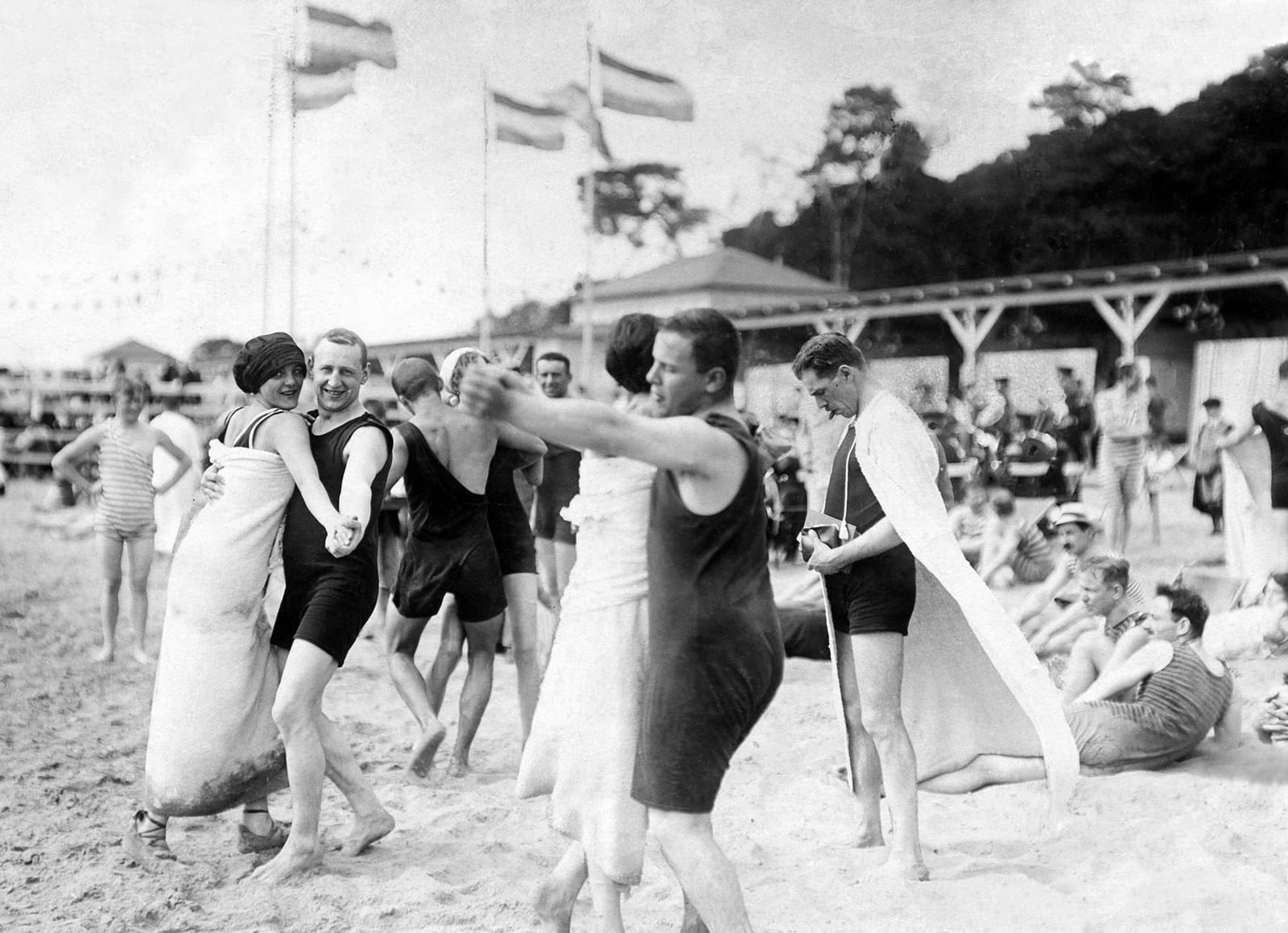 Танцы на пляже в Ванзее, Берлин, 1911 г.
