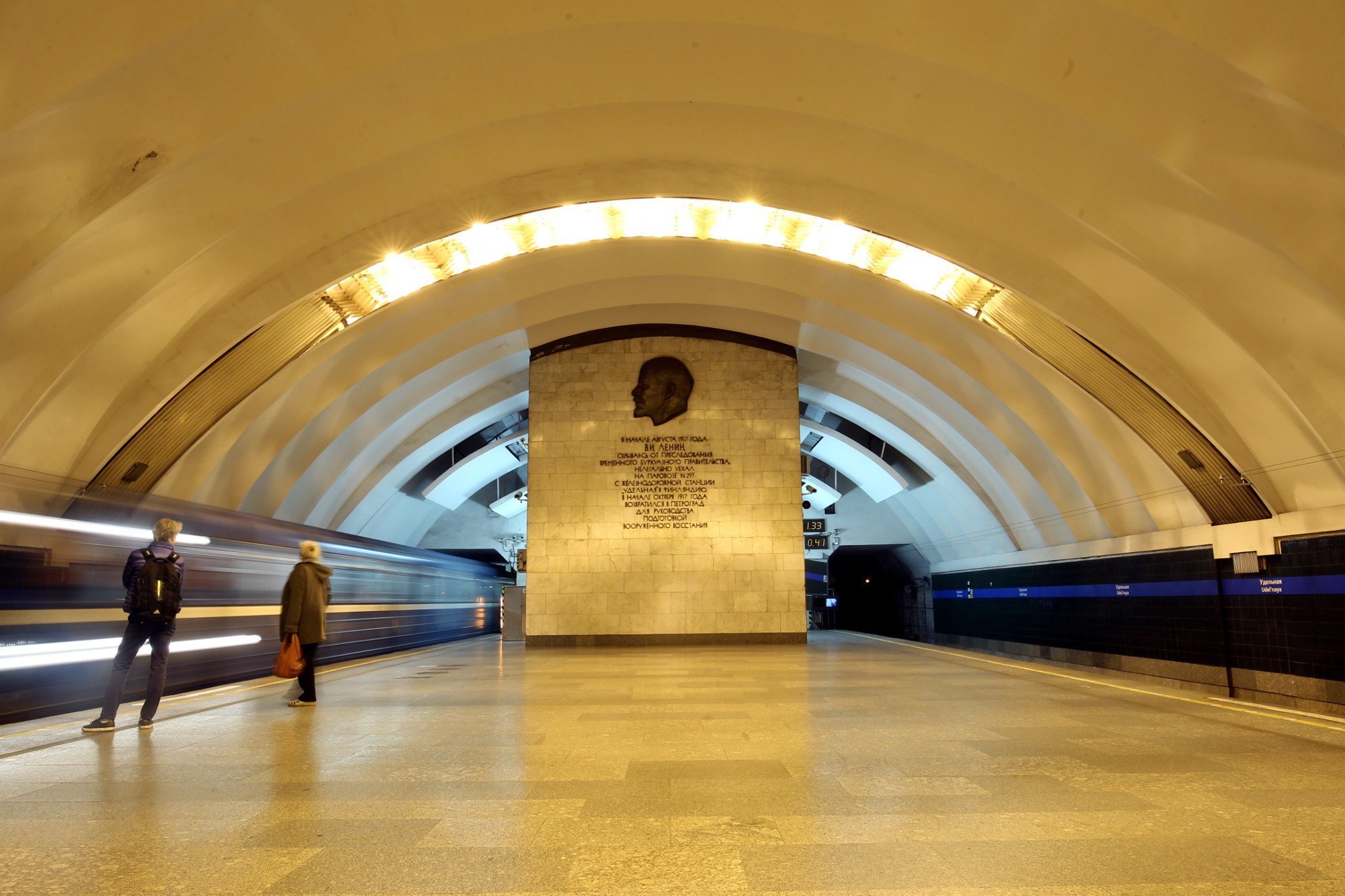 Станция метро гостиный двор санкт петербург фото